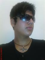 shoma mitonin in akso ghab konido be divare otaghe khodeton bechasbonid.