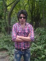 tozihe khasi nadare mahze tamashast