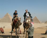 در کنار اهرام مصر 