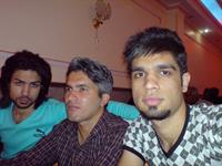 behshad baradarane.  behroz pesar klkhalam.. lebas abie ham kochiket behdade