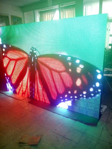 تابلو روان و تلویزیون شهری LED