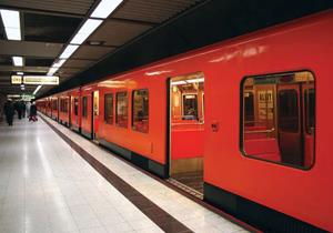 حرکات عجیب این مرد در مترو مسافران را حیرت زده کرد