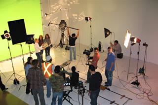 تشکیل یک  گروه  فیلم ساز  متعهد 