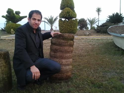 reza&nbsp;esfandiari