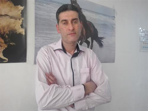 داریوش&nbsp;اکبری