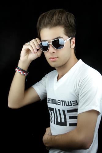 مجتبی&nbsp;تنها