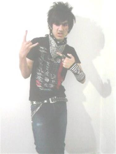 mostafa&nbsp;scene kid emo